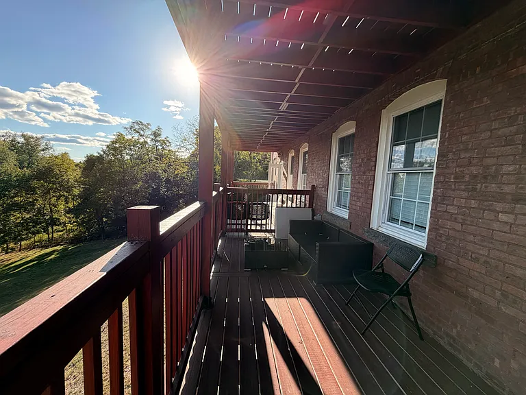 856 River Rd #B — Photo 3