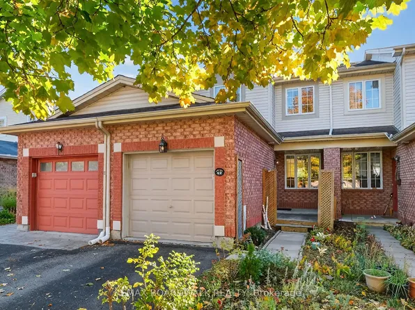 42 College Cir, Ottawa, ON K1K 4R8