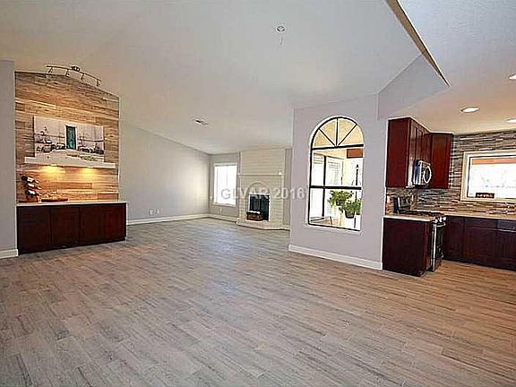 3rd image of 3191 Paintedhills Ave