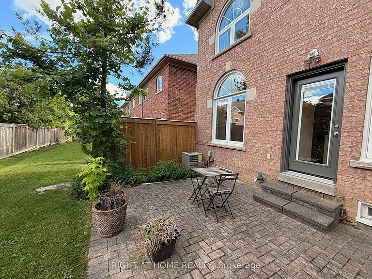 2 Mary Gapper Cres #7 — Photo 22