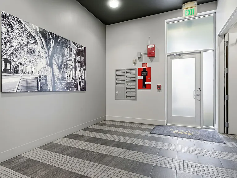 300 Linden St #3 — Photo 28