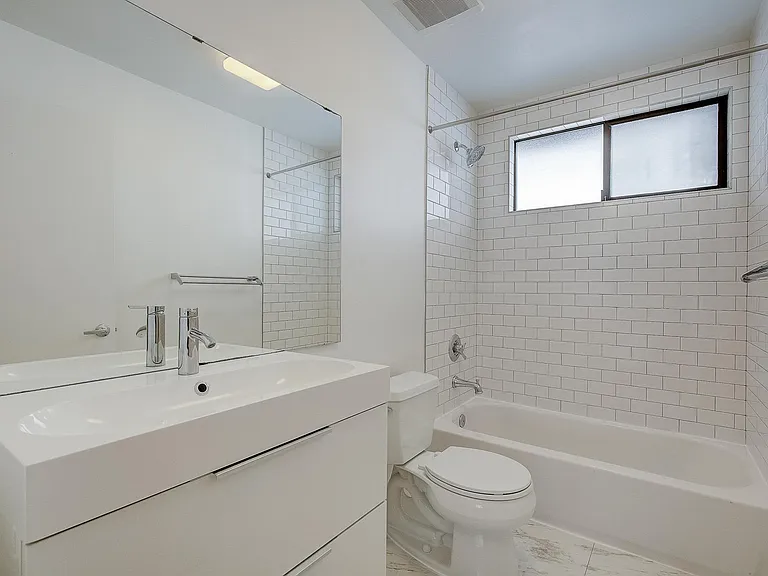 208 S Avenue 58 #3 — Photo 15