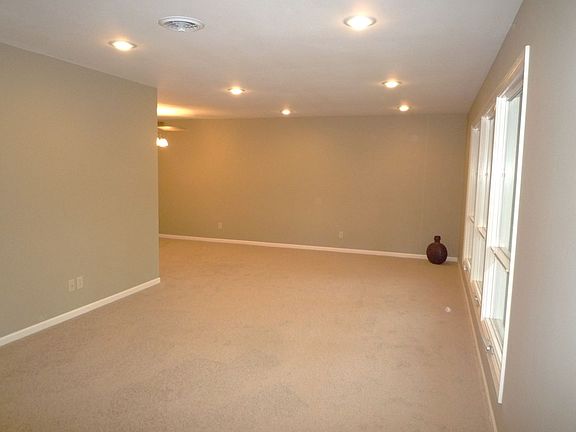4th image of 1023 Falcon Dr