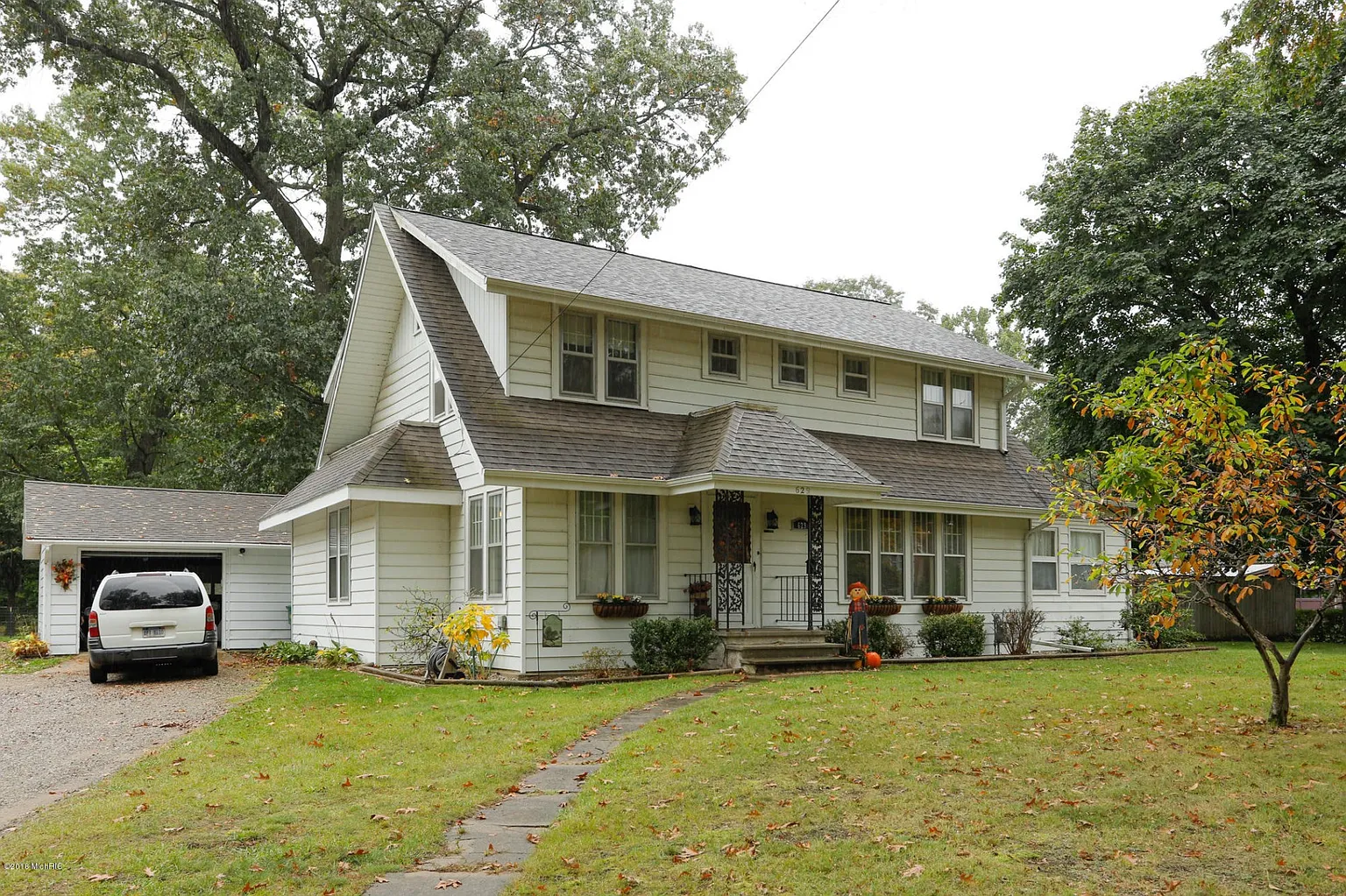 629 Portage Ave photo 1