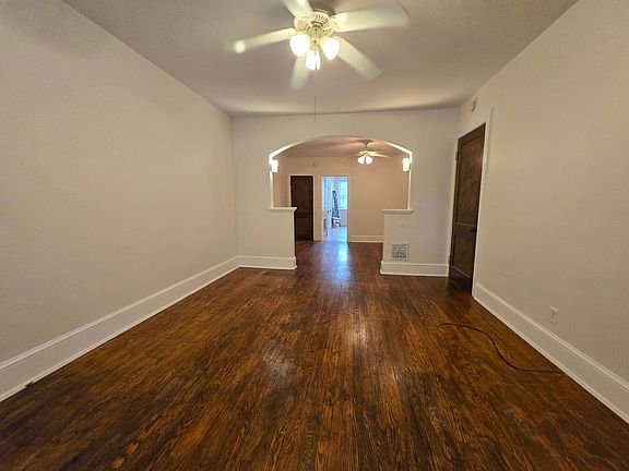 2nd image of 3927 Tholozan Ave