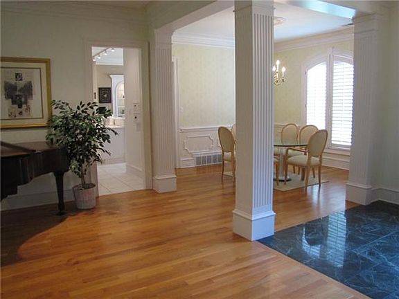 4th image of 2409 Lennox Dr