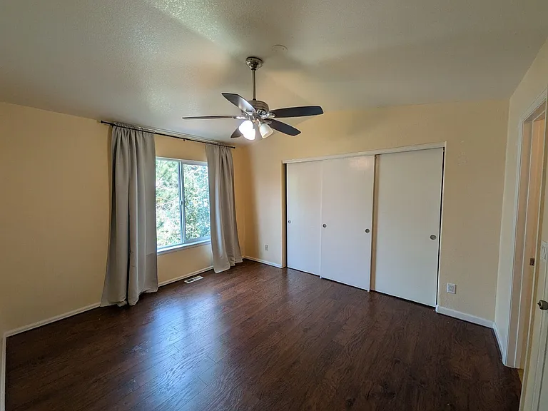 11806 E Kepner Dr — Photo 7