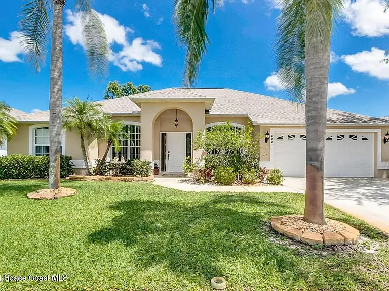 722 Falls Creek Dr — Photo 1