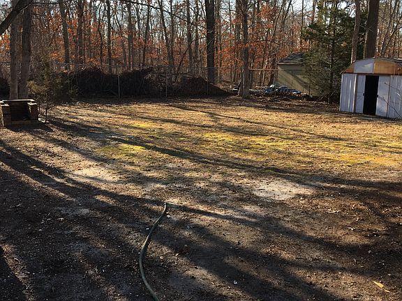5th image of 326 Stuart Ave