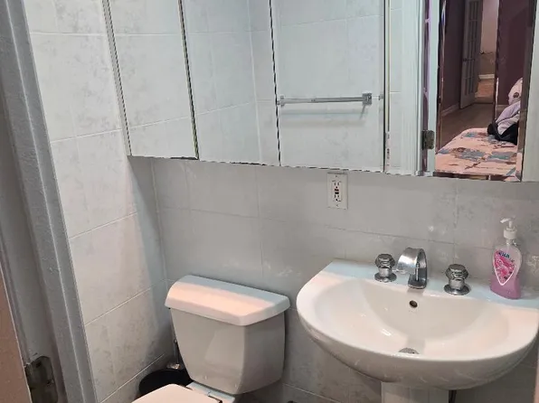 1625 Emmons Avenue image 14 of 25