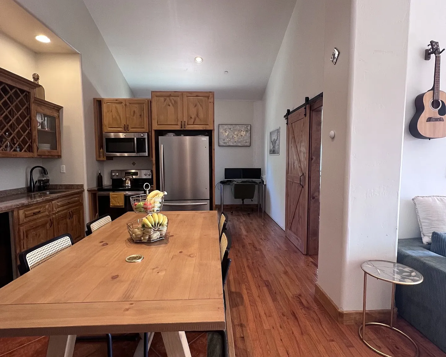2 bed, 1100 sqft, $2,900 — Photo 3