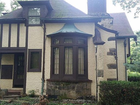 4th image of 1982 Hanover Dr