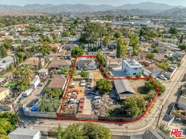 8441 Rincon Ave, Sun Valley, CA 91352