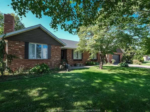 2585 Banwell Rd, Windsor, ON N8N 0G6