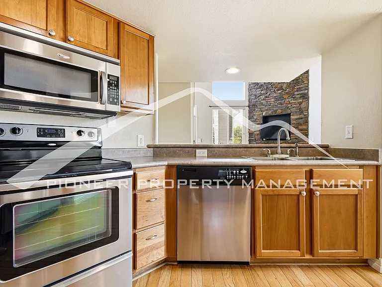 1049 S Walden Way #255 — Photo 9