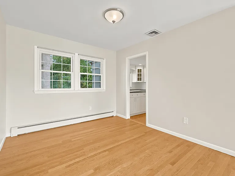 60 Oakland Ave — Photo 15