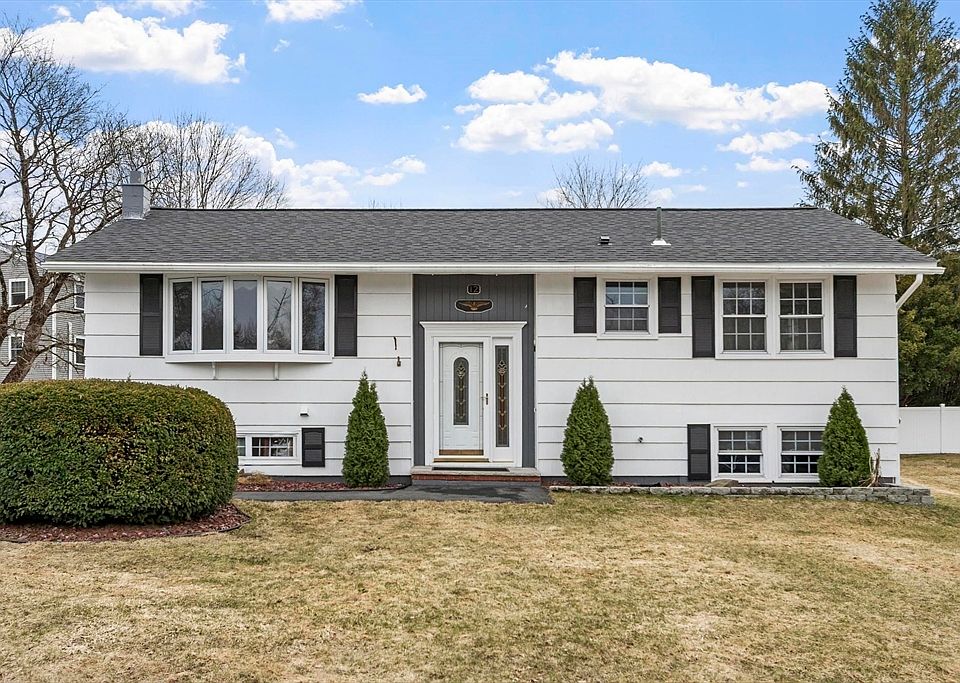 1st image of 12 Tanglewood Dr