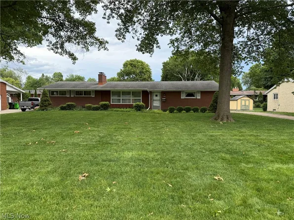 330 Weber Ave NE, North Canton, OH 44720