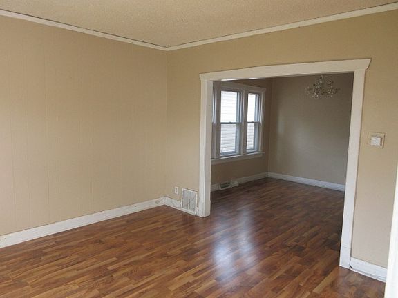 3rd image of 2152 N Narragansett Ave