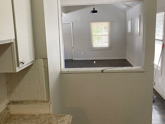 4th image of 5626 Brooklyn Ave