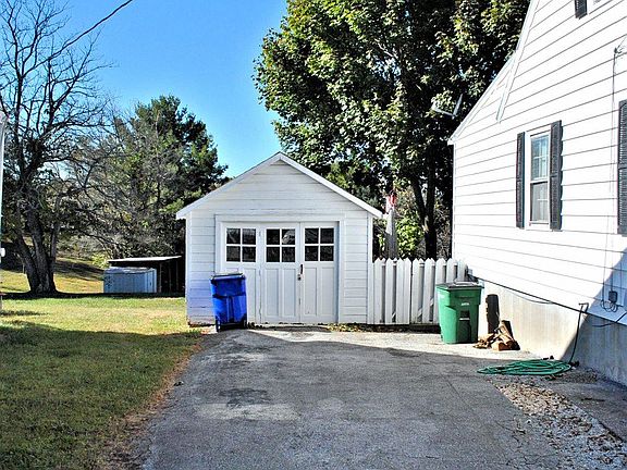 3rd image of 112 Alleghany St
