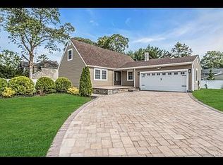 907 Pearl St, Bohemia, NY