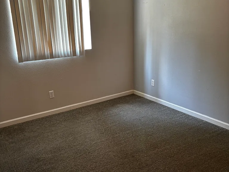 403 W Ash St #B — Photo 6