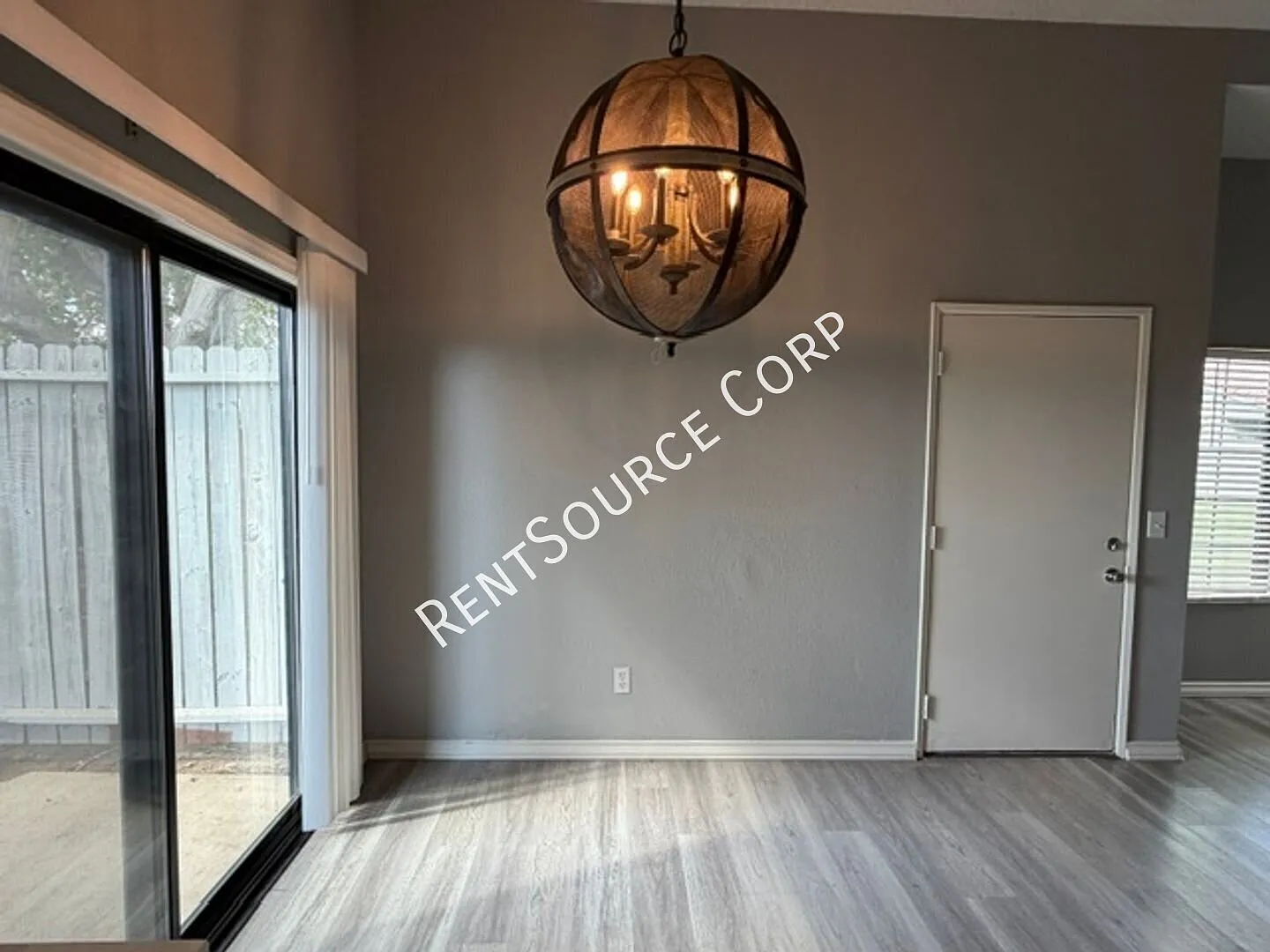 2 Bedroom 2 Bathroom Townhome For Rent in Lancaster — Photo 4