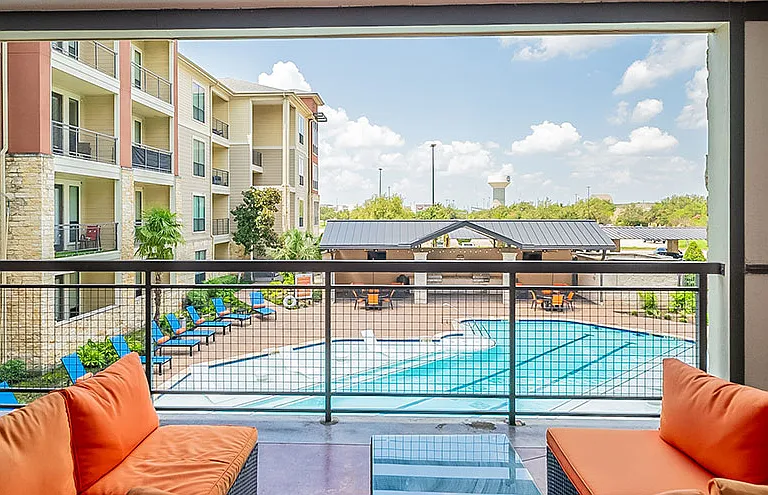 The Residences at Pearland Town Center Apartments — Photo 21