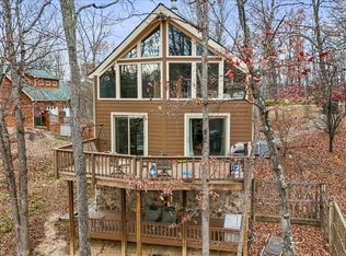 1944 Crossings View Rd, Paw Paw, WV 25434