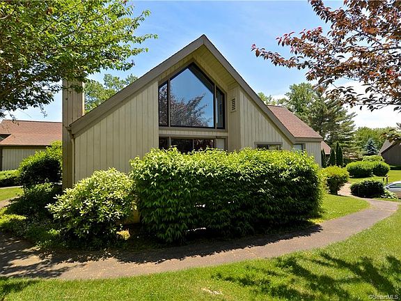 2nd image of 135 Bannock Ln #A