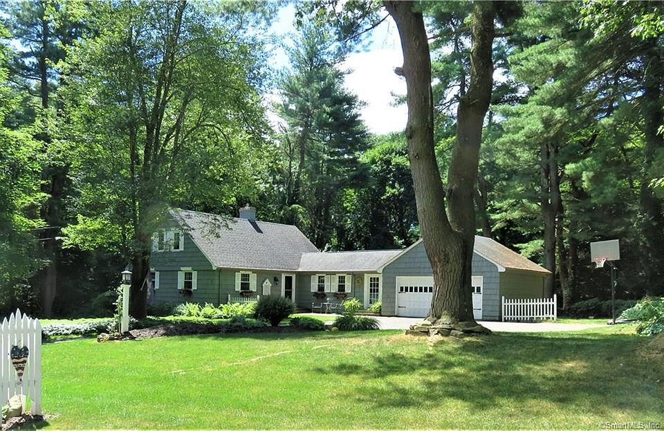 1st image of 9 Lincoln Ln