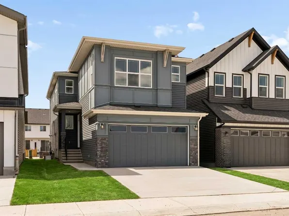 120 E Creekstone Cir SW, Calgary, AB T2X 4Y3