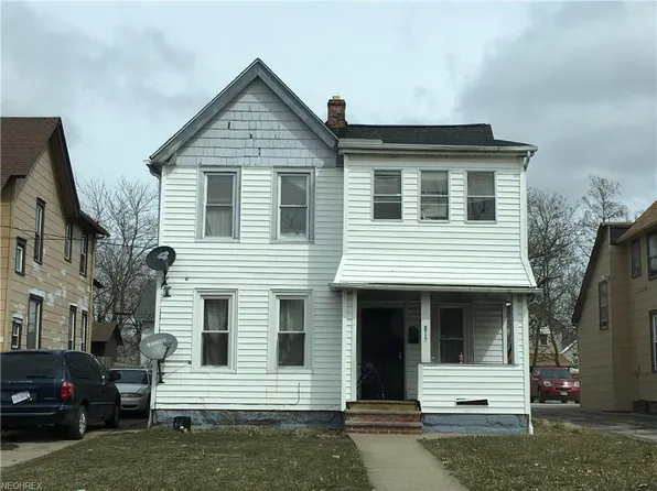 815 Whitcomb Rd, Cleveland, OH 44110