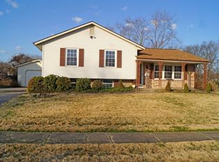 128 Rolling Dr, Newark, DE 19713