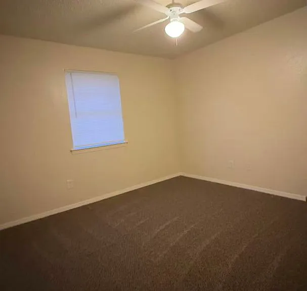 552 Trout St — Photo 7