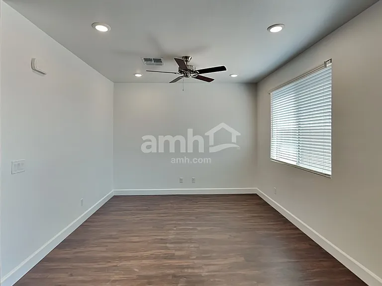 17109 W Lawrence Ln — Photo 6