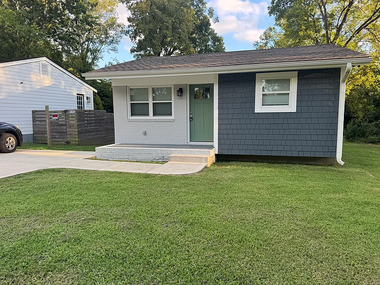 1112 Hightower St — Photo 1