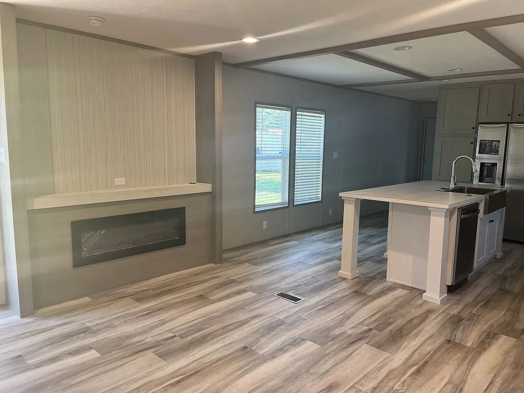 3 bed, 2.0 bath, 1143 sqft, $1,600 — Photo 4
