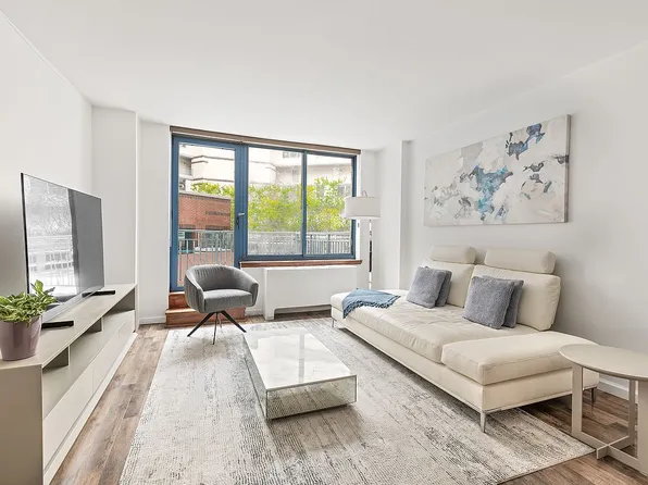 21 S End Ave APT 233, New York, NY 10280