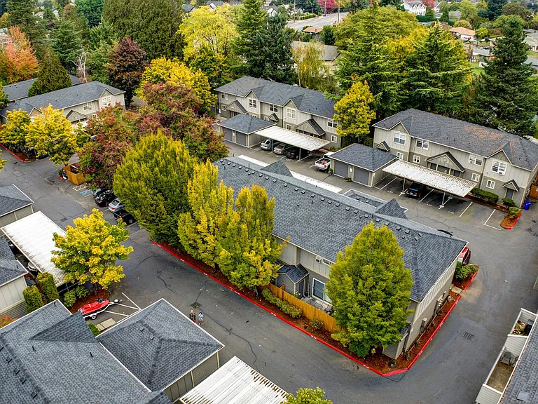 Tuxedo Park Apartments — Photo 43