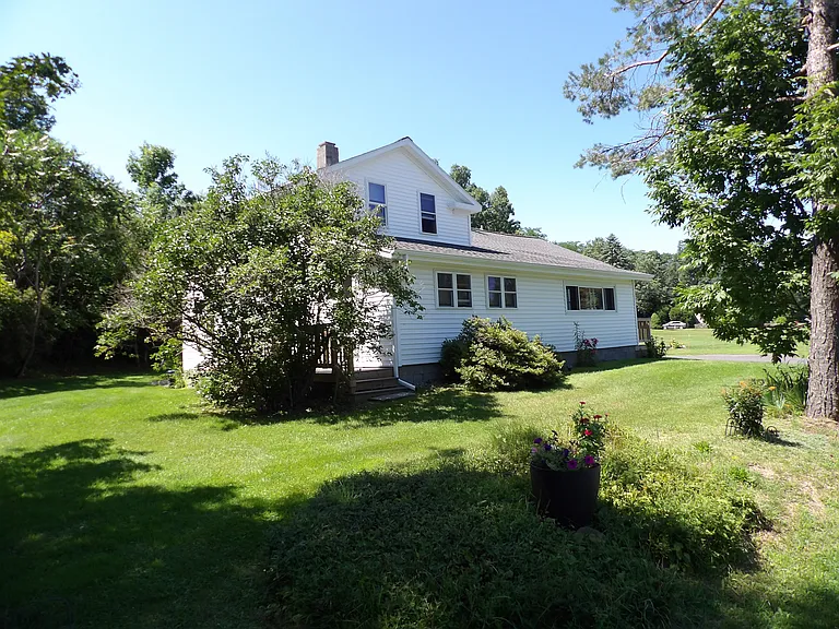 3058 Delaware Tpke — Photo 1
