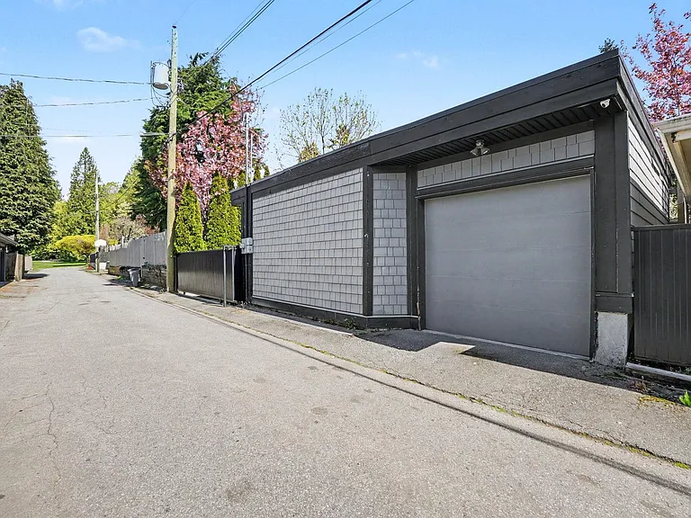 4433 Wallace St — Photo 15