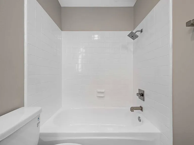 Los Robles Apartments — Photo 12