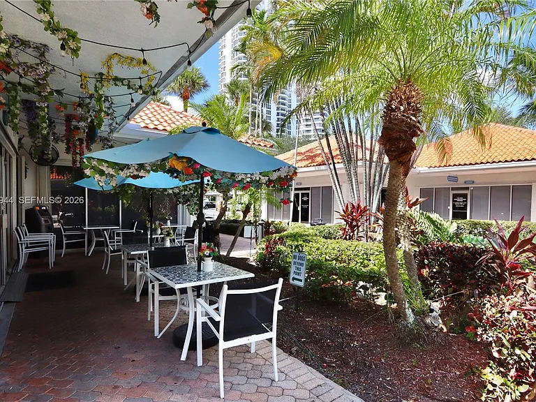 3600 Mystic Pointe Dr #1115 — Photo 57