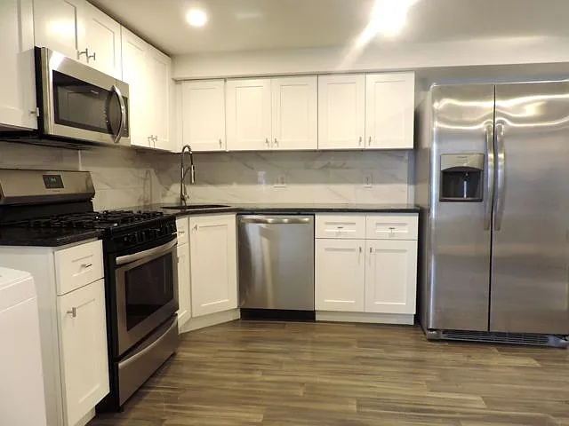 Studio, 1.0 bath, 450 sqft, $2,600 — Photo 3