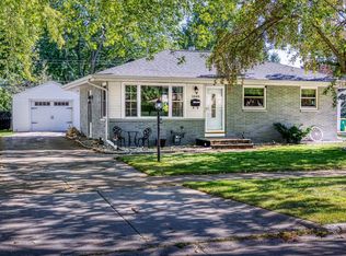 1040 N Locust St, Green Bay, WI 54303