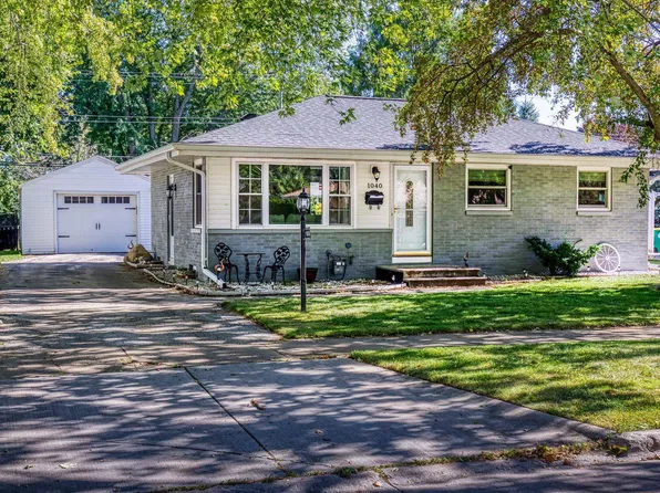 1040 N Locust St, Green Bay, WI 54303