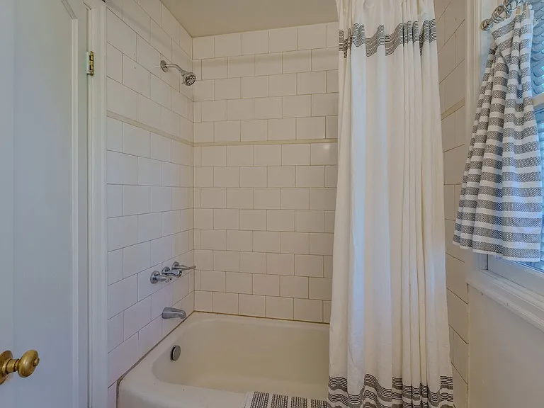 8109 SE Lorry Ave — Photo 30