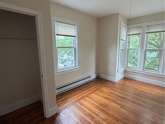 4th image of 171 Montgomery Ave #2